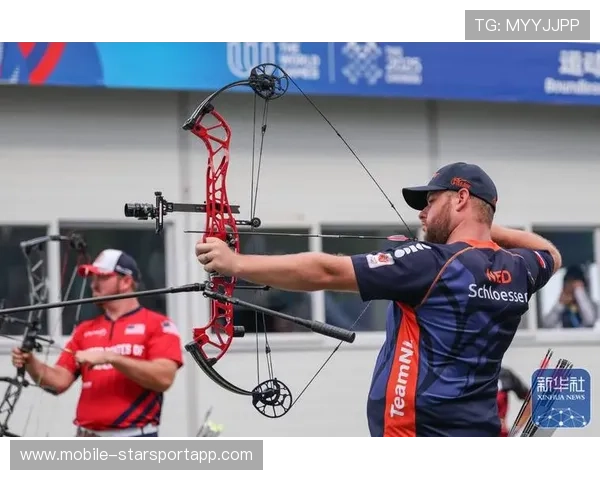 射箭选手风中稳如雕像，动作被艺术学院临摹