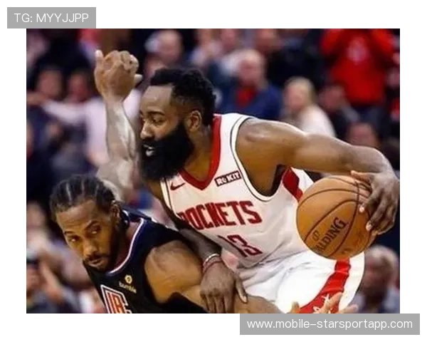 球队在关键比赛中凭借防守反击实现逆转，防守球员被进攻队员超越时,应该采用 步伐来追赶