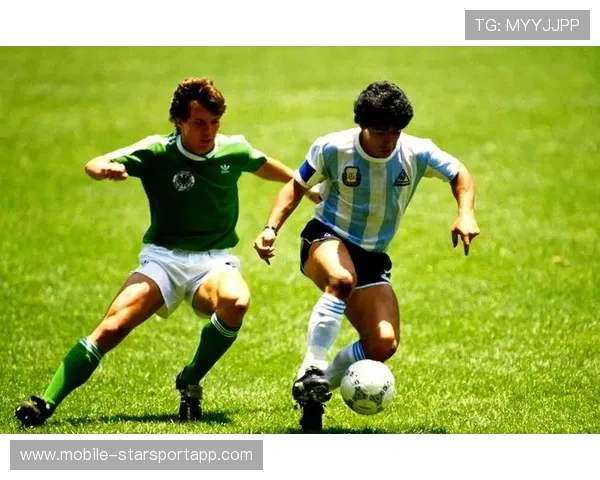 马特乌斯力挺马拉多纳：无人能及的足球传奇！，马特乌斯足坛地位