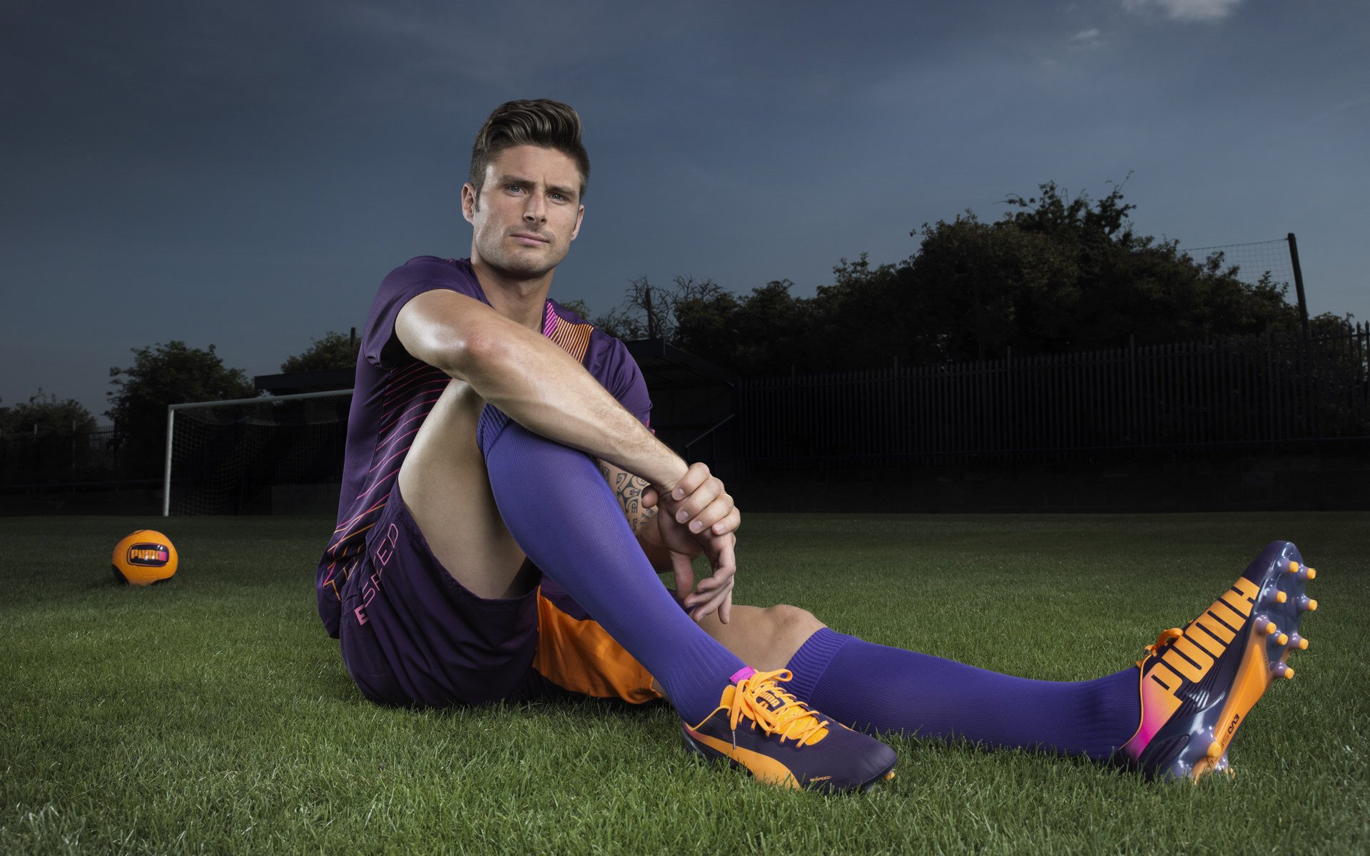 中超球员训练场景曝光引热议，中超训练强度